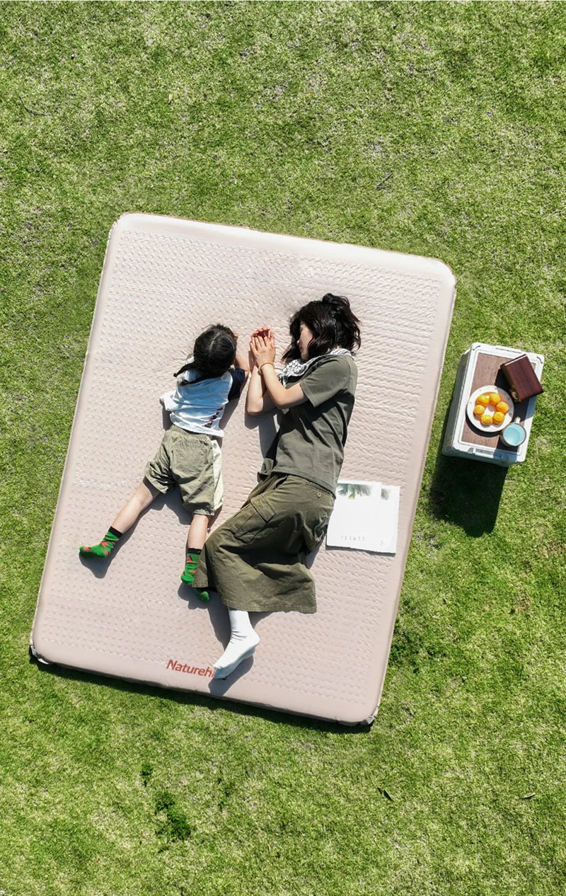 Colchoneta Autoinflable Naturehike para Camping | Aislante, Cómoda y Portátil