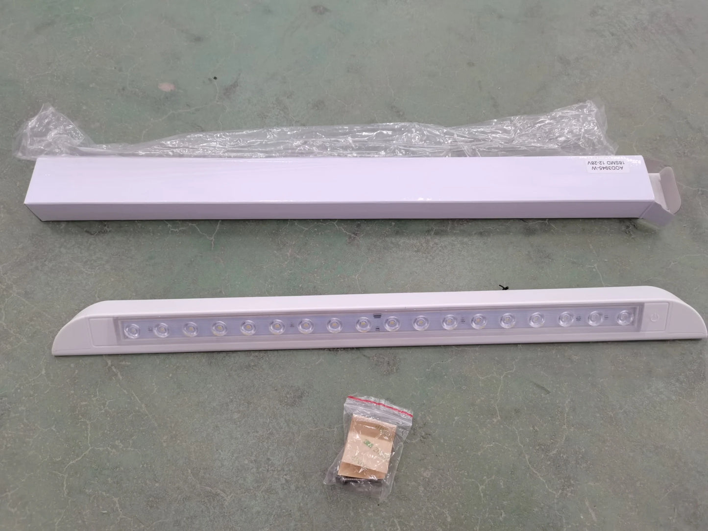 Éclairage LED pour auvent de camping-car/caravane 9W – Blanc froid 6000K IP66