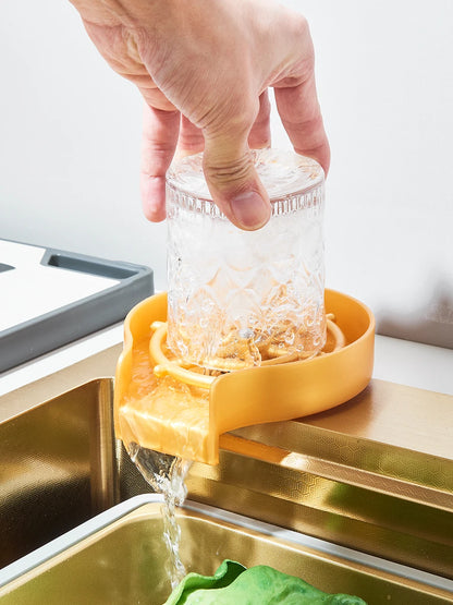Évier de cuisine haut de gamme avec robinet cascade et accessoires intégrés 