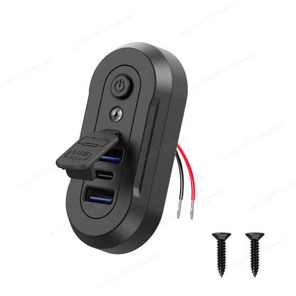 Cargador USB Empotrable 12–24V con 3 Puertos de Carga Rápida