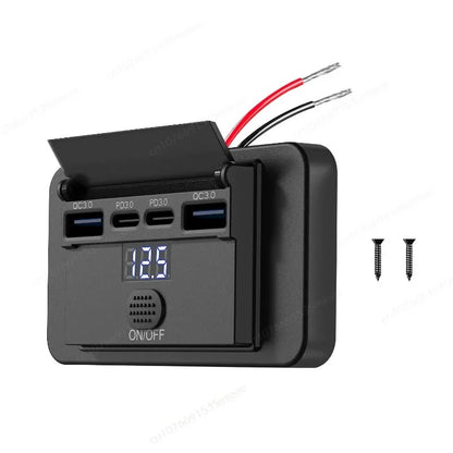 Toma USB Cuádruple 12–24V 84W con Interruptor y Voltímetro