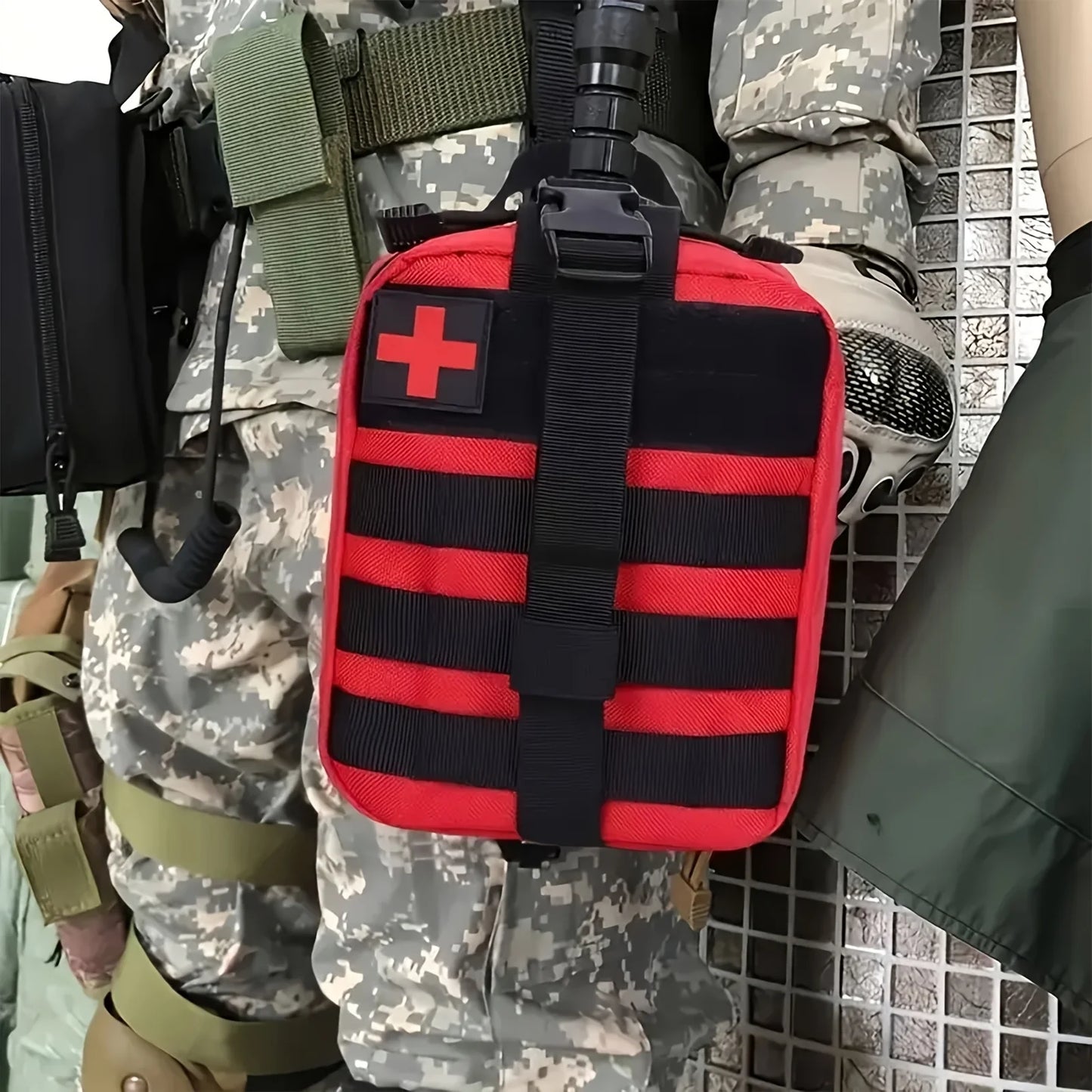 Trousse de premiers secours tactique 379 pièces - Sac IFAK + Garrot (Camping/VR)